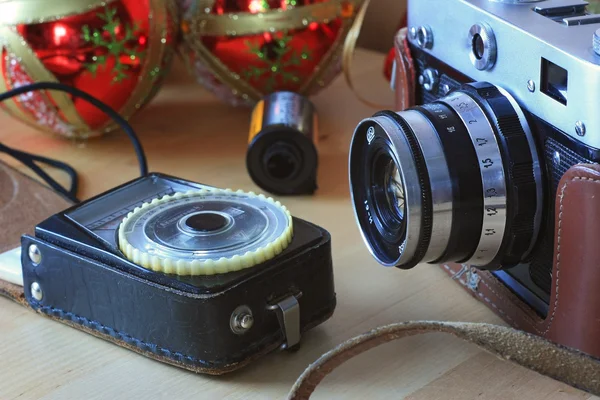Vintage-Kamera im Lederetui — Stockfoto