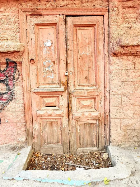 Античная Деревянная Дверь Каменном Здании — стоковое фото