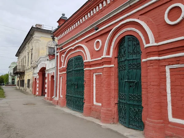 Porta Ferro Antiga Uma Parede Pedra — Fotografia de Stock