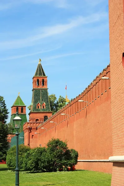 Moskova Kremlin Kırmızı Duvarları Kuleleri — Stok fotoğraf