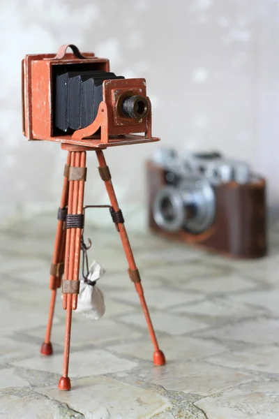 Caméra Film Antique Sur Trépied — Photo