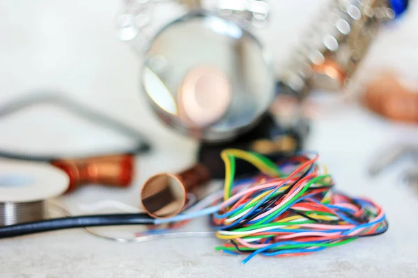 Gekleurde Draden Voor Het Solderen Van Elektronische Onderdelen — Stockfoto