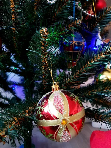 Рождественское Украшение Висит Рождественской Елке — стоковое фото