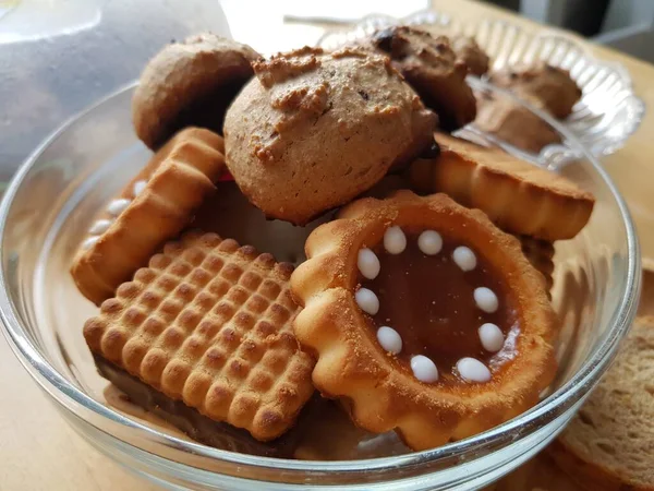 Galletas Para Desayuno Plato Vidrio —  Fotos de Stock