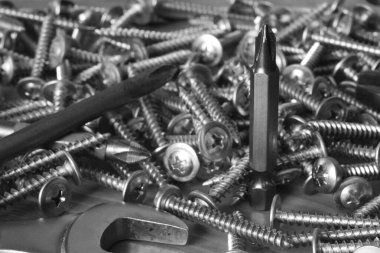 Metal vidalar, tornavida parçaları ve açıcılar
