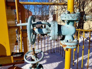 Gaz borusundaki vanayı kapat.