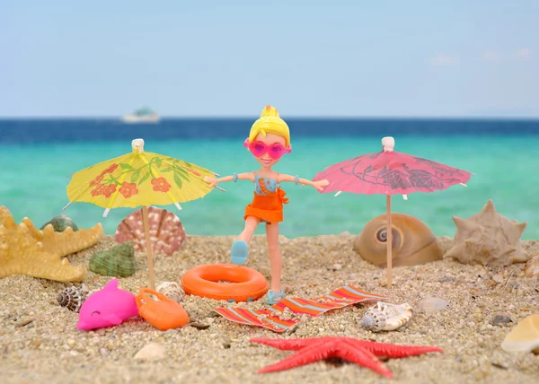 Summer joy - girl having good time on beach — Stock Photo, Image