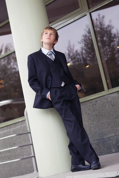 Successful business teen in street setting — Stock Photo, Image