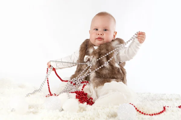 Retrato de niña sobre fondo blanco, estudio — Foto de Stock