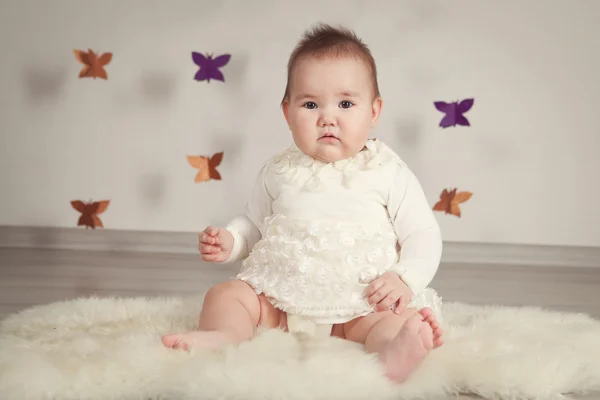 Portrait of little girl, indoor — Stock Photo, Image