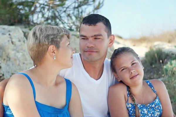 Porträt einer glücklichen Familie — Stockfoto