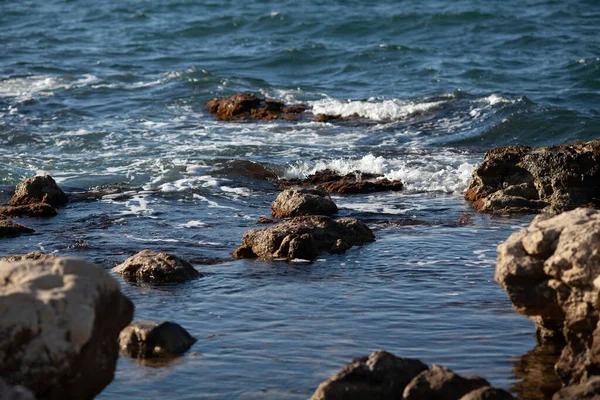 Sea Waves Crashing Rocks — Stock Photo, Image