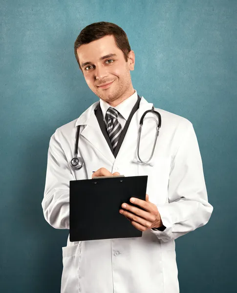 Medico uomo con appunti — Foto Stock