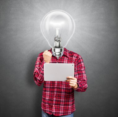 dokunmatik yüzey ile lamba kafa adam