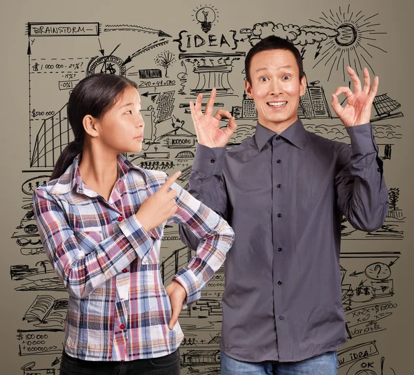 Asian Man and Girl Showing OK — Stock Photo, Image