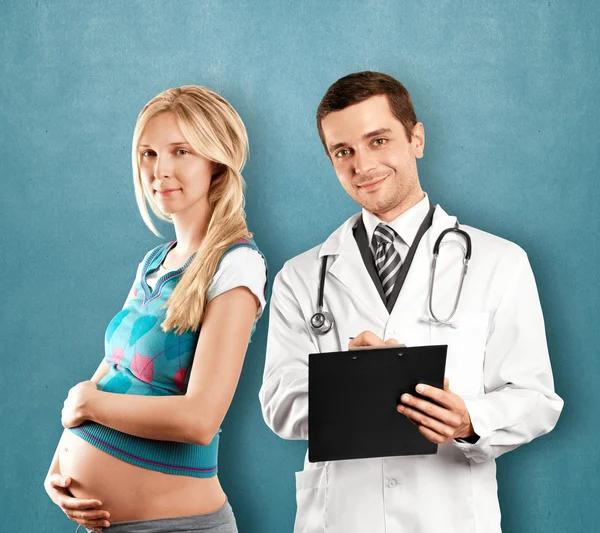 Pregnant Woman With Doctor — Stock Photo, Image