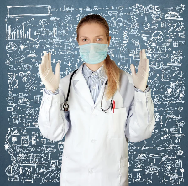 Medico donna in maschera — Foto Stock