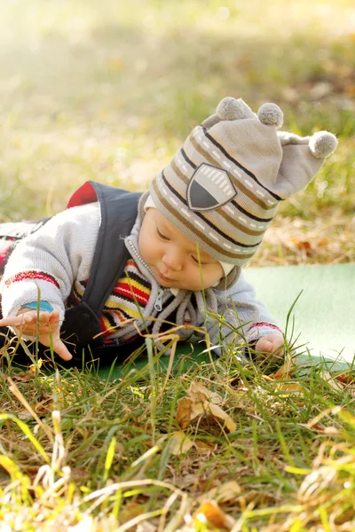 Bébé à l'extérieur — Photo