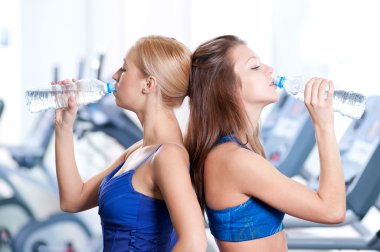 kadınların içme suyu sonra spor