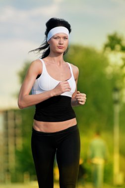 yeşil park'çalışan kadın