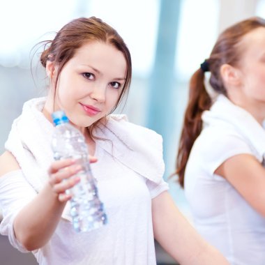 kadınların içme suyu sonra spor
