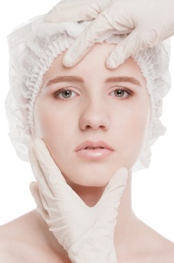 güzel kadın tıbbi yüz incelenmesi