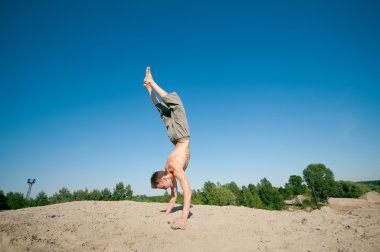 geharde lavastroom op helling van de vulkaan etna, Sicilië