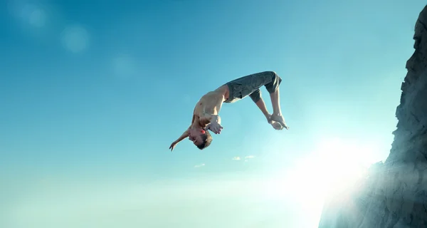 geharde lavastroom op helling van de vulkaan etna, Sicilië