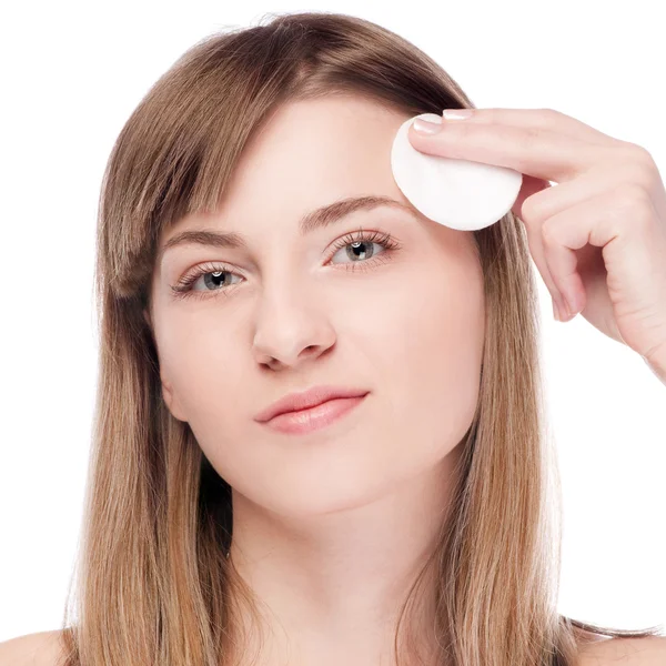 Jonge vrouw met perfecte gezondheid huid van gezicht — Stockfoto