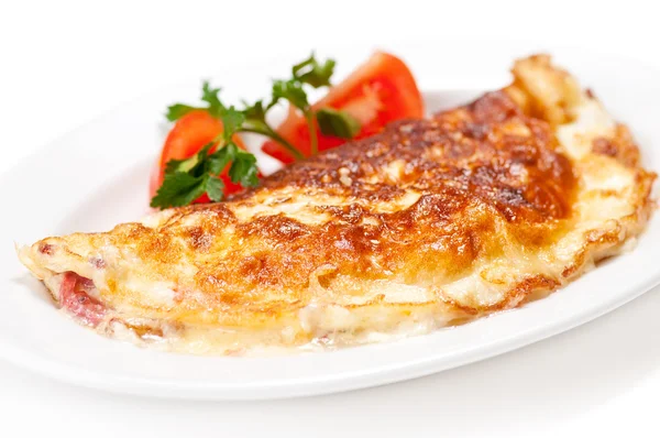 Omelet met kruiden en tomaten — Stockfoto