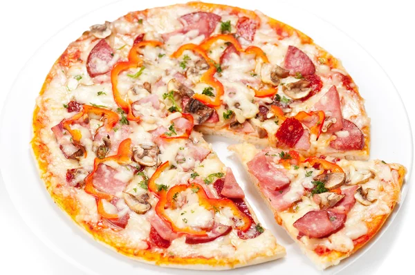 Gustosa pizza salame piccante italiana — Foto Stock