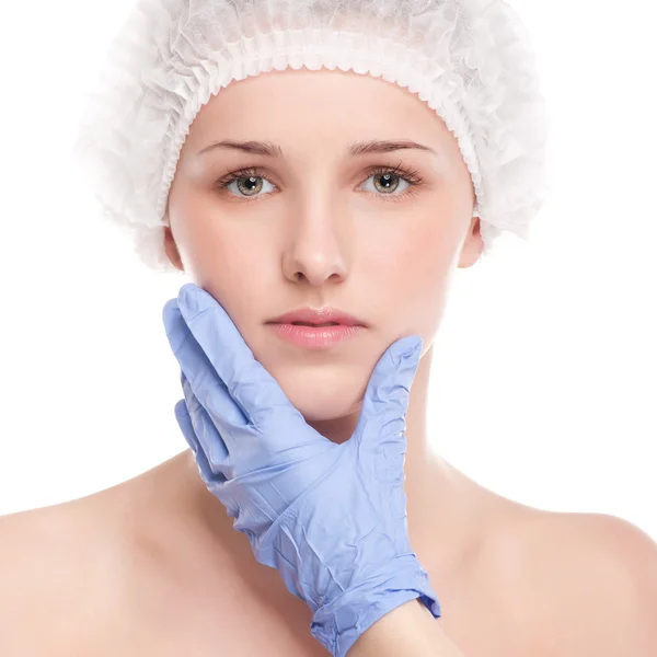 Exame facial médico de mulher bonita — Fotografia de Stock