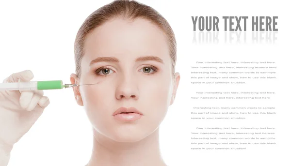 Injection cosmétique de botox dans le visage — Photo