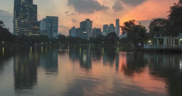 Lumpini Park, Bangkok, Thailand. Dec 2018 — Stockvideo