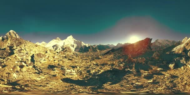 360 vr vista panorámica de la puesta del sol sobre Kala Patthar. Monte Everest y valle de Khumbu, Nepal del Himalaya. Gorak Shep. — Vídeos de Stock