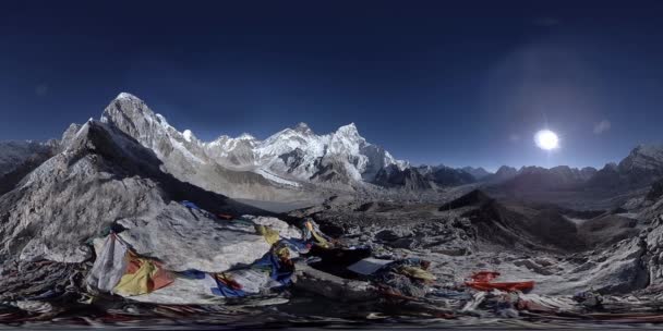 360 vr vista panorámica de la puesta del sol sobre Kala Patthar. Monte Everest y valle de Khumbu, Nepal del Himalaya. Gorak Shep. — Vídeo de stock