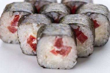Japon Gıda Restoran, sushi maki gunkan rulo levha veya plakalı ayarlayın. Sushi seti ve kompozisyon