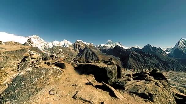 Gokyo Bergtop Tibetaans Gebed Boeddhistische Vlag Wild Himalaya Hoge Hoogte — Stockvideo