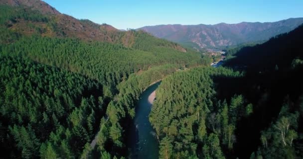Punto Vista Aéreo Vuelo Baja Altitud Sobre Río Montaña Fresco — Vídeos de Stock