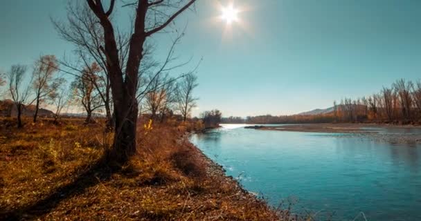 Tempo Del Fiume Montagna Lapse All Ora Legale Giorno Autunno — Video Stock