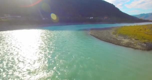 Punkt Widzenia Powietrza Lot Niskiej Wysokości Nad Świeżą Rzeką Szybkich — Wideo stockowe