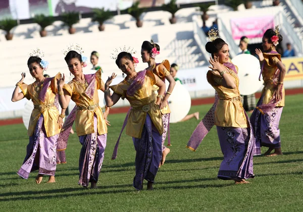 Undentified beautiful in action during "40th Thailand University Games" at Institute of physical education chonburi camp on janeiro 11, 2013 in Chonburi, Thailand — Fotografia de Stock