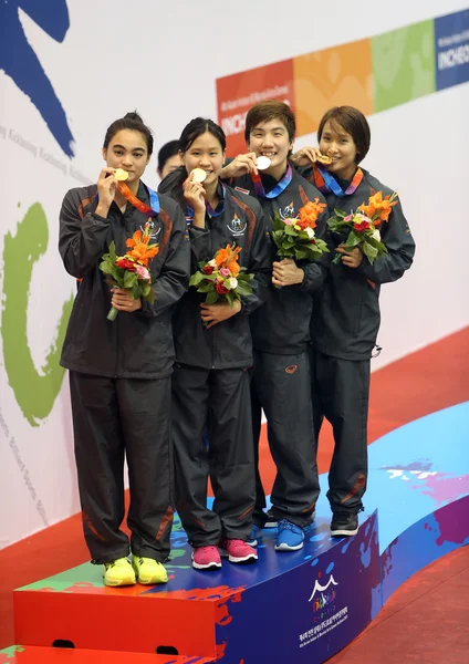 Equipe de 4x50m Freestyle feminino da Tailândia — Fotografia de Stock