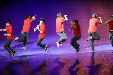 Tanımlanamayan dansçı