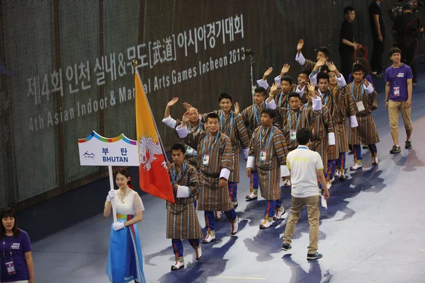 미확인 부탄의 징조를 들고 아름 다운 — 스톡 사진