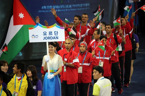 Tanımlanamayan güzel jordan belirtisi holding — Stok fotoğraf