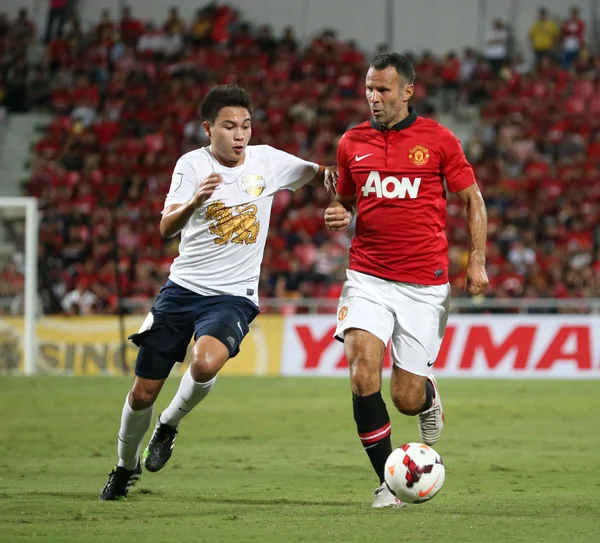 man utd, Ryan giggs (r).