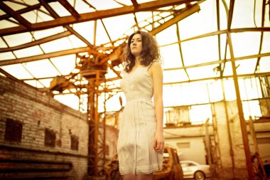 Güzel bir kadının portresi.