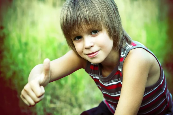 Porträt eines Jungen — Stockfoto