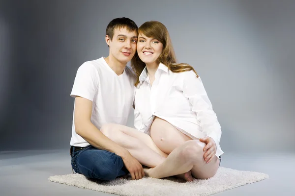 Portrait of a couple, pregnant — Stock Photo, Image